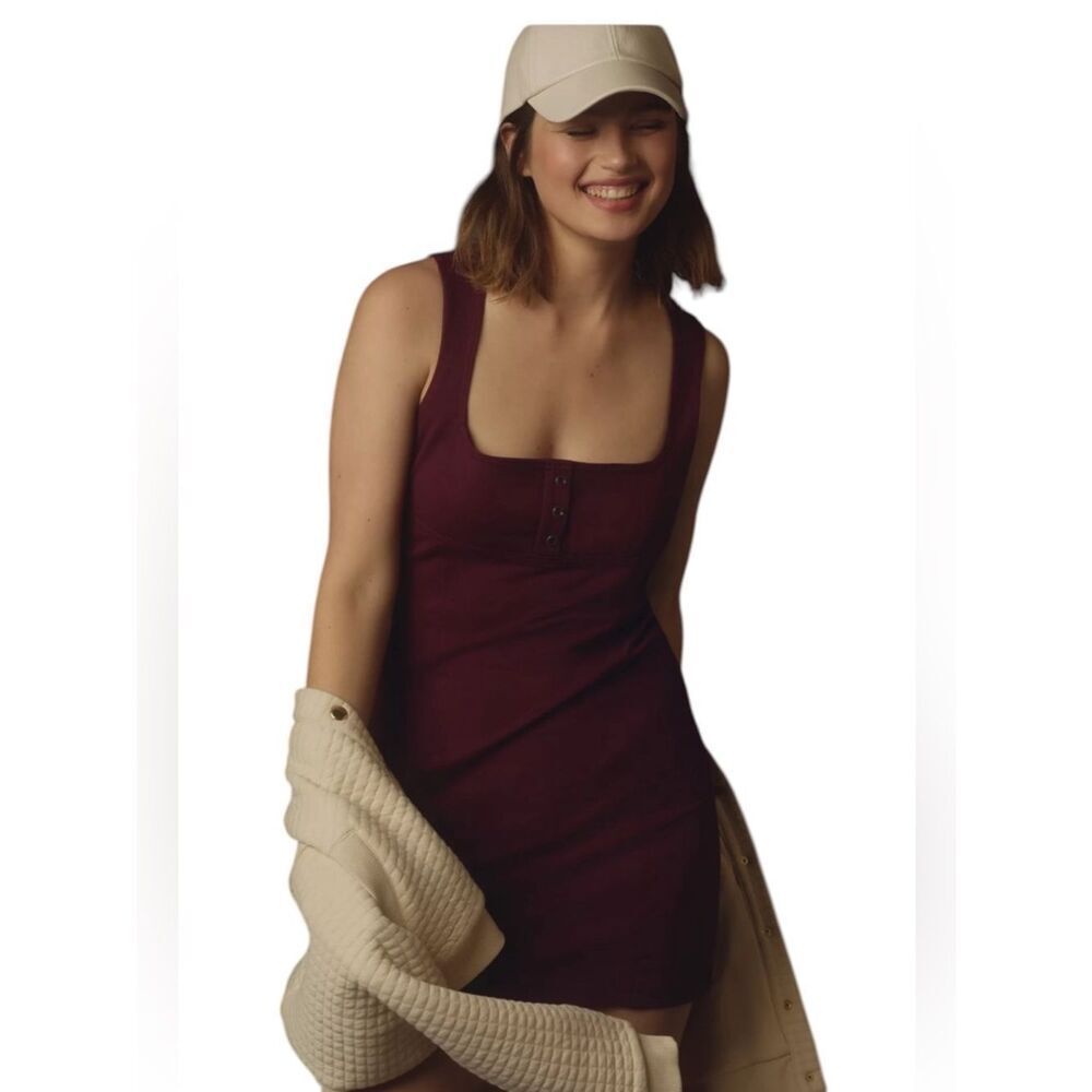 Sleeveless Square-Neck Mini Dress in Burgundy